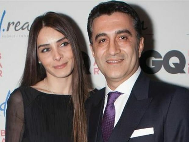 V roce 2017 Nur Fettahoğlu a jeho manželka Levent Veziroğlu