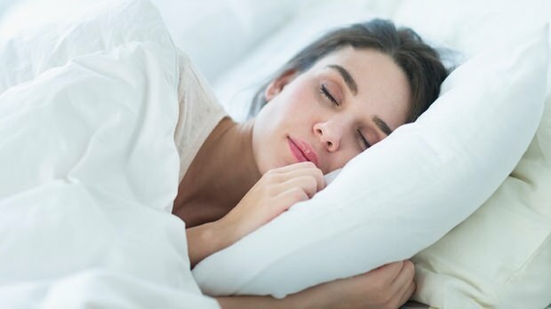 Jaké jsou příčiny pocení během nočního spánku? Co je dobré pro pocení?