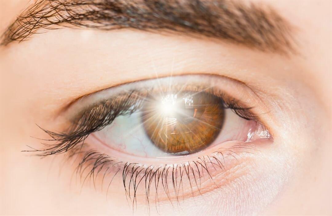 Co způsobuje záblesky světla v oku a jak se léčí?