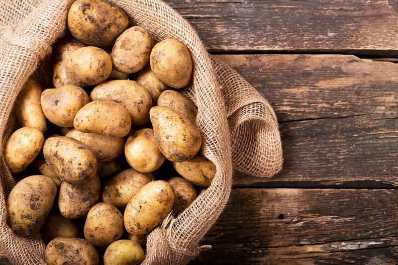 Jaké jsou výhody brambor? Pijte bramborovou šťávu ráno na lačný žaludek!