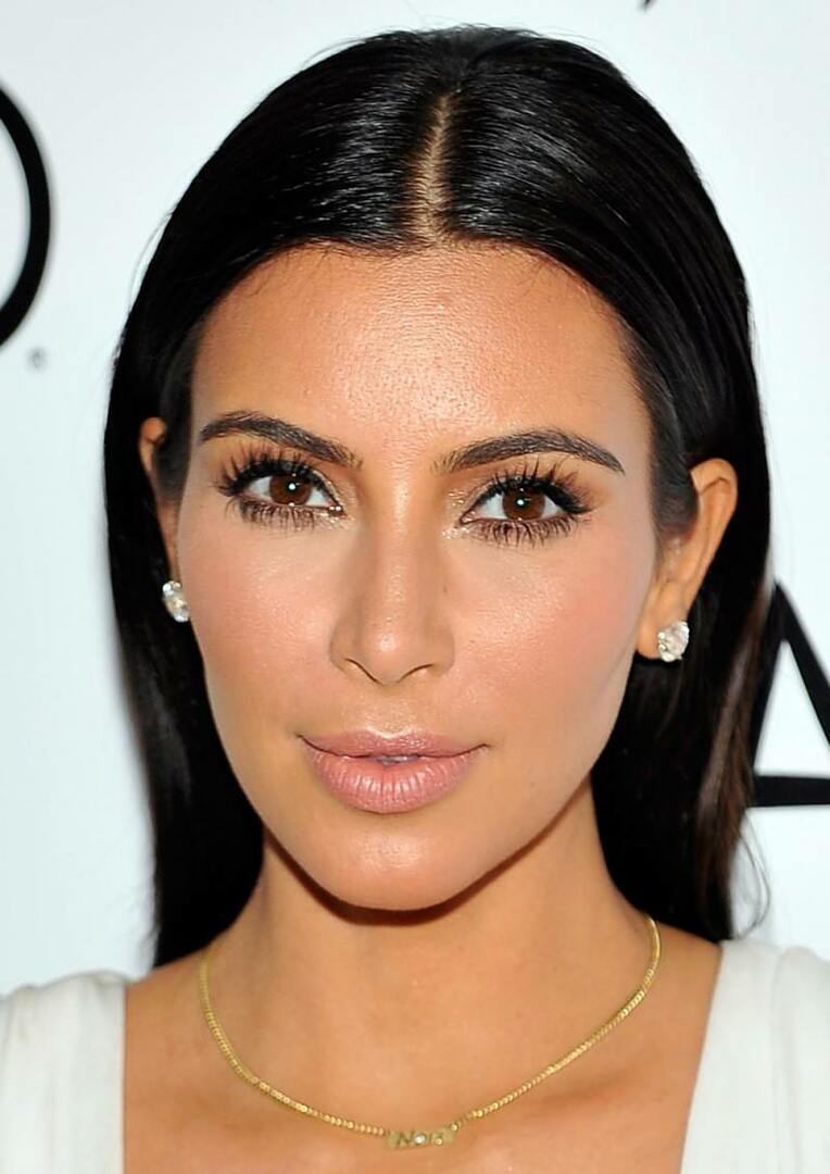 Kim Kardashian podporuje emranistan, který vraždil civilisty