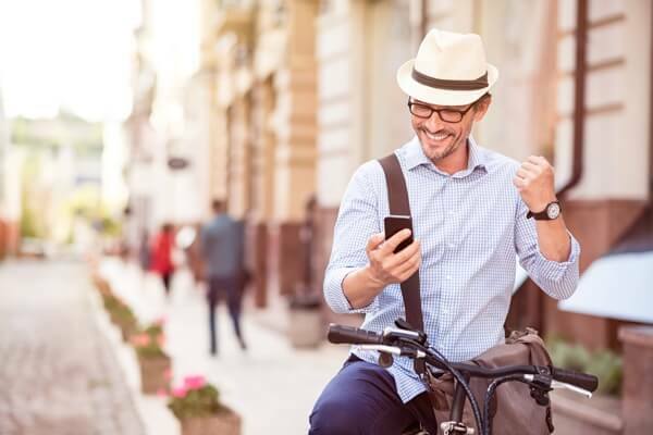 Mobilní místní marketing vám pomůže oslovit zákazníky, kteří jsou na cestách ve vašem okolí.
