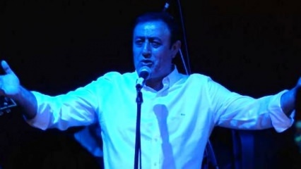 Türkücü Mahmut Tuncer zpíval rock