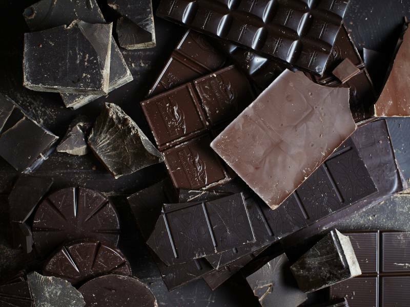 Zvýšení hladiny endorfinového hormonu: Jaké jsou výhody tmavé čokolády? Spotřeba tmavé čokolády ...