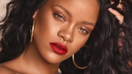 Rihanna natáhla pomocnou ruku k jejímu otci, který byl chycen v coronaviru
