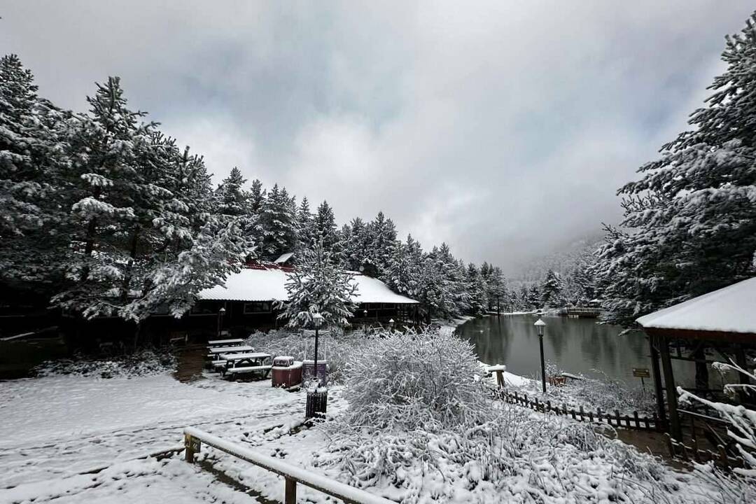 Přírodní park Limni Lake zbělel