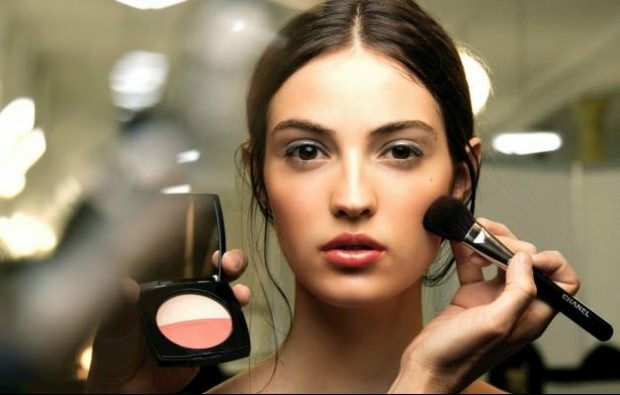 Co je to Draping makeup? Jaké jsou triky?