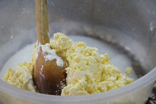 Jak vyrobit máslo ze syrového mléka