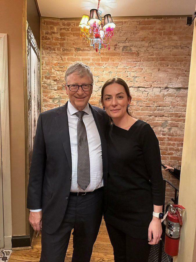 Bill Gates a Hülya Bölükbaşı