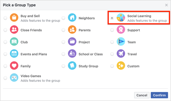 Chcete-li nastavit skupinu na sociální učení, klikněte na ikonu Více pod obálkou skupiny a vyberte Upravit nastavení skupiny.