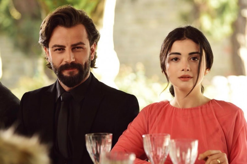 Emir z seriálu Yemin Gökberk Demirci se ožení s Özge Yağızem! Kdo je Gökberk Demirci?