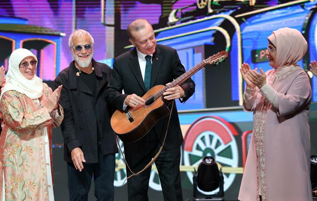 Yusuf Islam dal svou kytaru prezidentu Erdoganovi