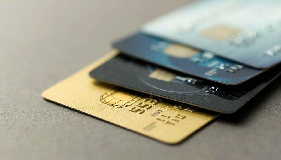 Odkládání dluhů na kreditních kartách