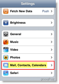 Apple iPhone otevírá poštu, kontakty a kalendáře
