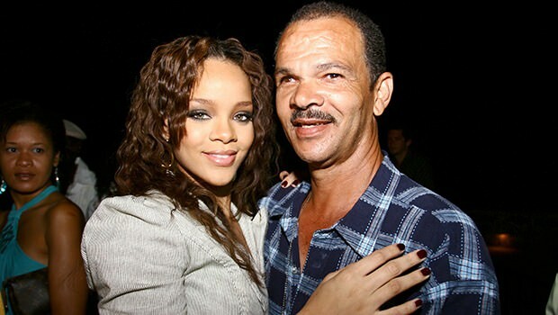 Rihanna natáhla pomocnou ruku svému otci, který byl chycen v coronaviru