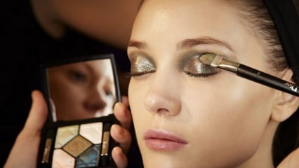 Jak vyrobit kovový make-up?