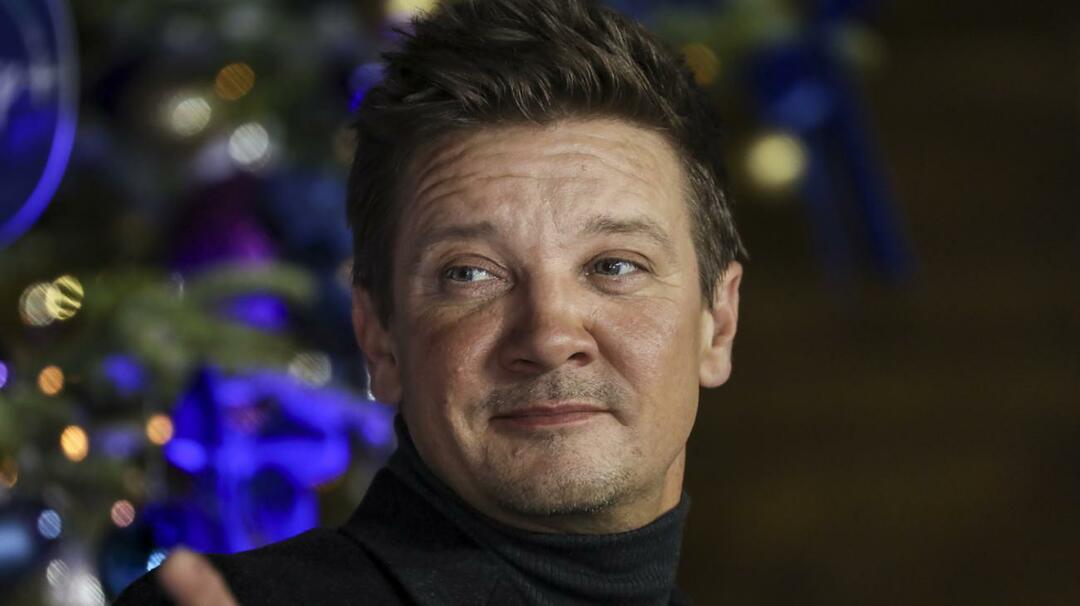 Bylo to pod pluhem! Jeremy Renner se obětoval pro svého synovce