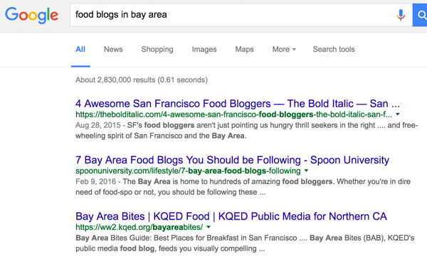 Chcete-li filtrovat vyhledávání na Googlu, přidejte relevantní klíčové slovo.