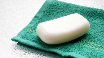 Jak čistit skvrny od mýdla a saponátu?
