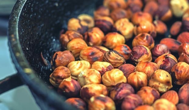 Výhody surových lískových ořechů