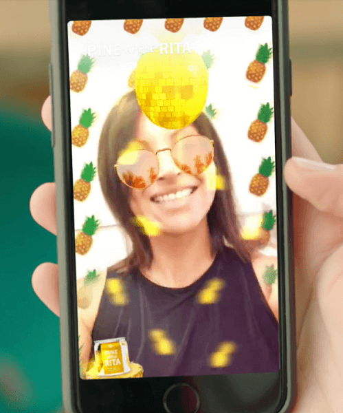 Inzerenti nyní mohou spouštět a spravovat své vlastní reklamní kampaně AR spolu s Snap Ads, Story Ads a Filters přímo z samoobslužného nástroje Snapchatu.