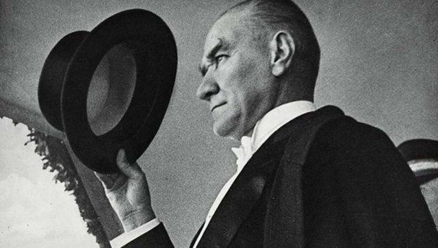 10. listopad Atatürkova vzpomínka a den národního smutku