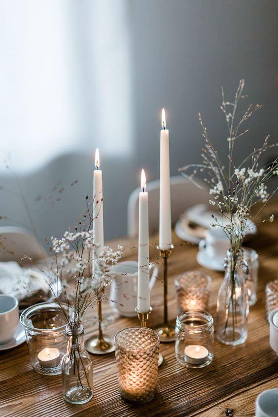 Použití svíček v dekoraci stolu