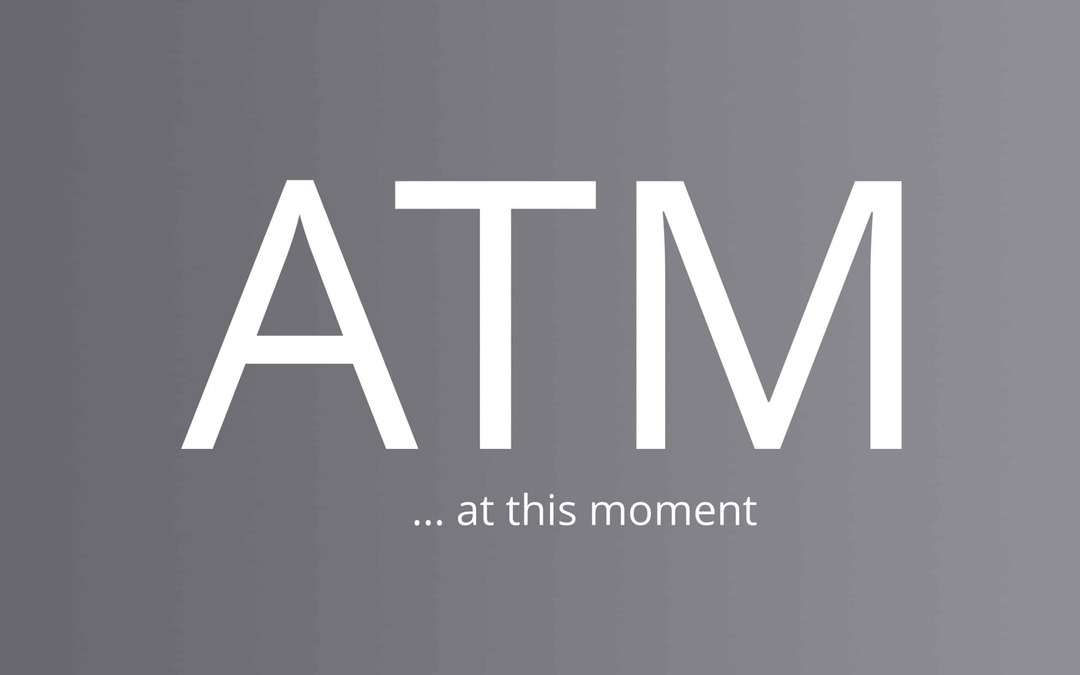 Co znamená ATM a jak jej mohu použít?