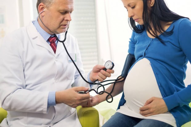 příznaky vysokého krevního tlaku během těhotenství