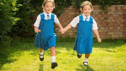 Měli by dvojčata studovat ve stejné třídě? Vzdělávání dvojčat