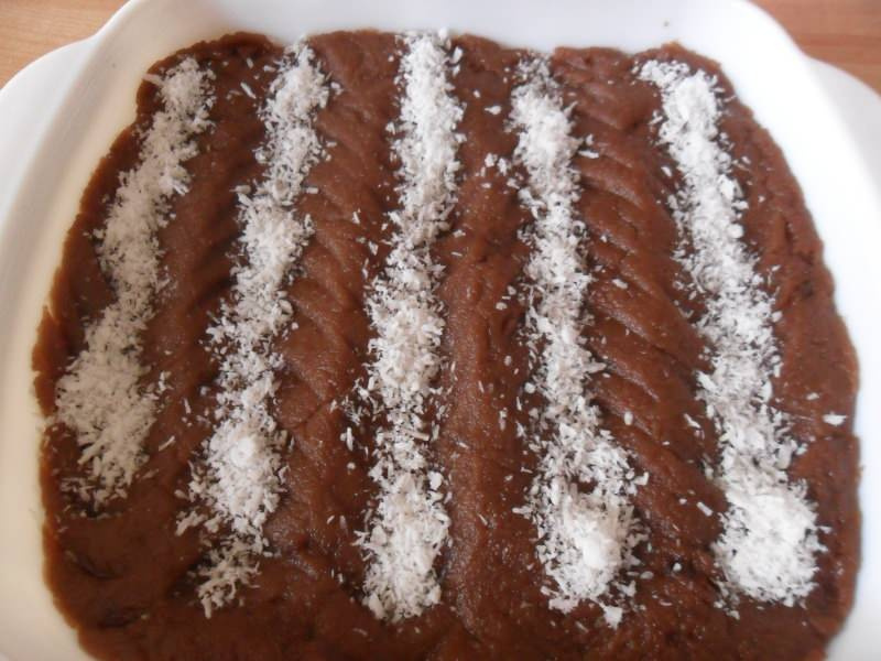 Jak vyrobit nejjednodušší chalvu z čokoládové mouky? Čokoládová mouka s plnou příchutí chalva