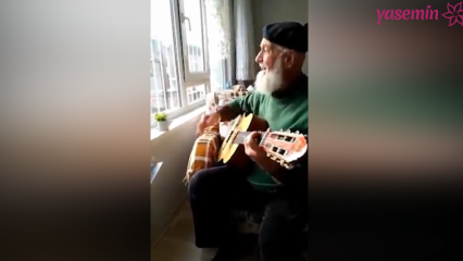 Dědeček hraje a říká "Ah leží svět" s kytarou!