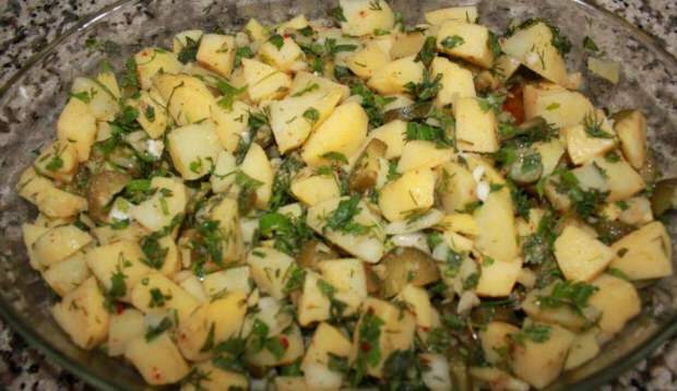 Jak připravit chutný bramborový salát?