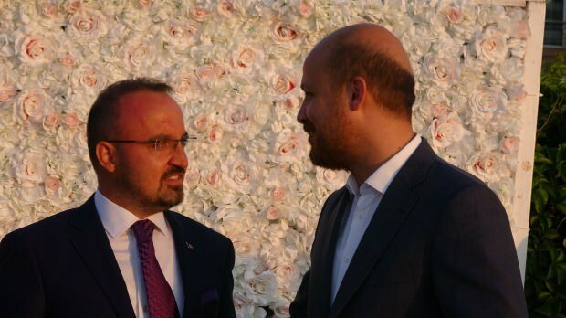 Politický svět se schází na obřadním obřadu synů viceprezidenta skupiny AK Bülent Turan